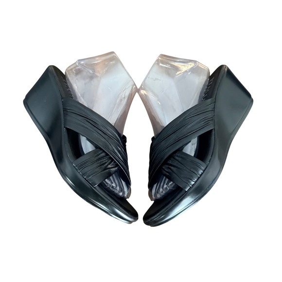 Italian Shoemakers Black Ruched Crisscross Wedge Slide Sandals Made in Italy 8.5 - Picture 3 of 8